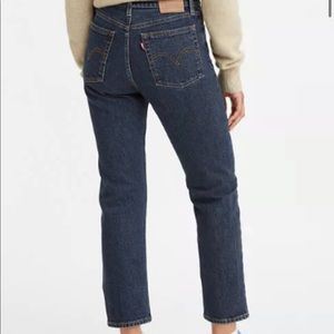 LEVI’S NEW WITH TAGS UNWORN LEVI’S WEDGIE STRAIGHT ANKLE JEANS DARK WASH